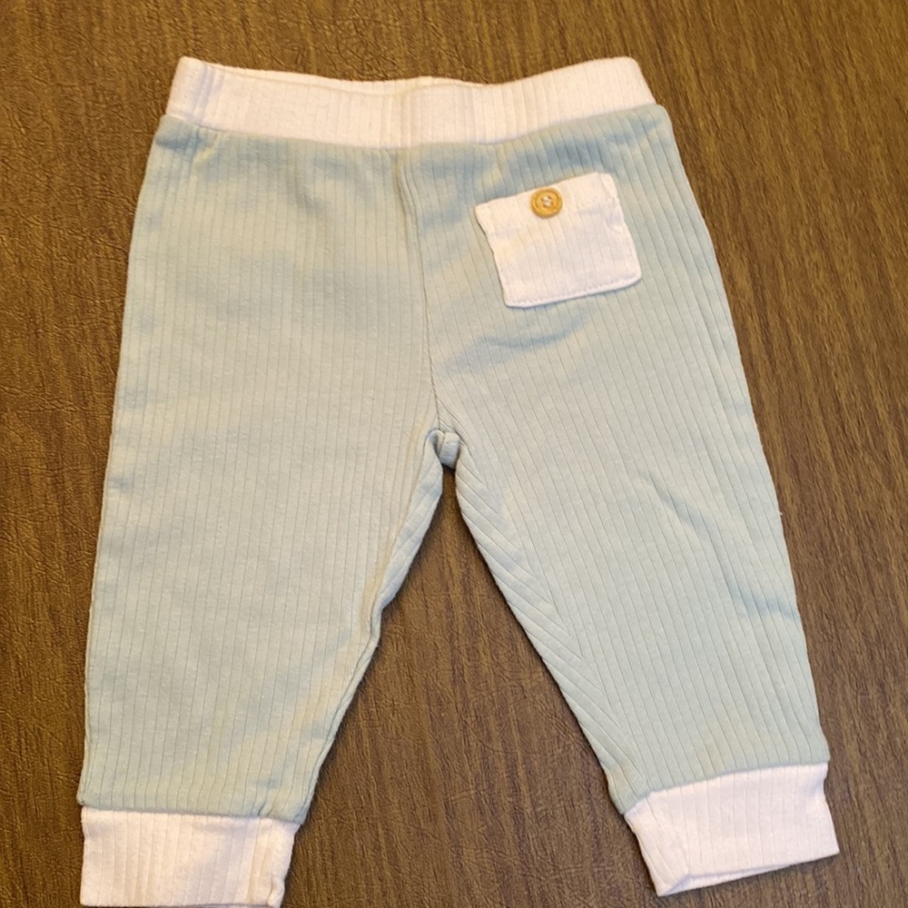 Pants size 6-9m - Picture 2 of 3